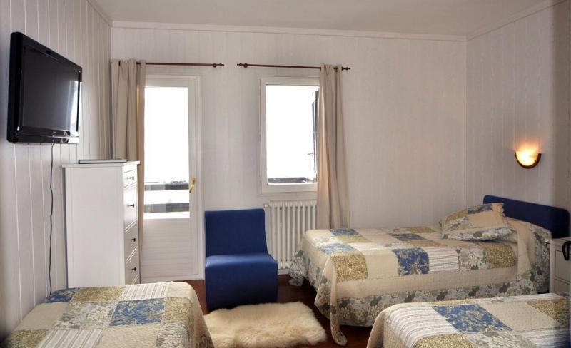 Hotel Tirol フォルミガル エクステリア 写真